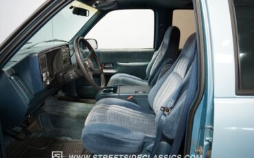 Chevrolet-Suburban-1992-SUV-38