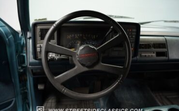 Chevrolet-Suburban-1992-SUV-39