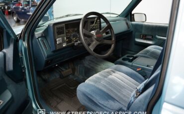 Chevrolet-Suburban-1992-SUV-4