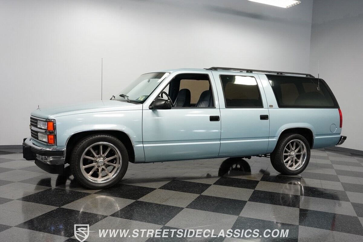 Chevrolet-Suburban-1992-SUV-6