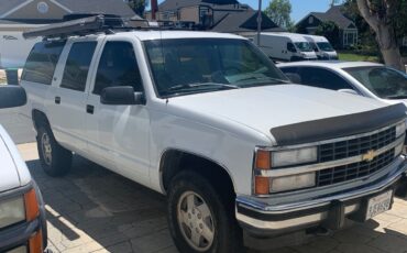 Chevrolet-Suburban-1993-SUV-3