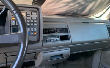 Chevrolet-Suburban-1993-SUV-4