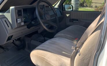 Chevrolet-Suburban-1993-SUV-5