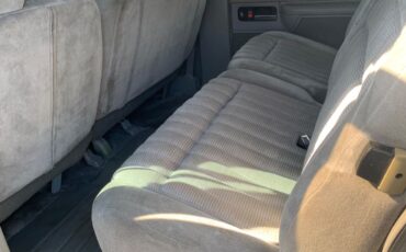 Chevrolet-Suburban-1993-SUV-6
