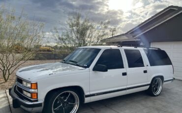 Chevrolet-Suburban-1994-SUV-11