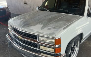 Chevrolet-Suburban-1994-SUV-13