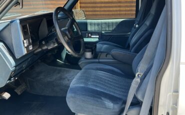 Chevrolet-Suburban-1994-SUV-16