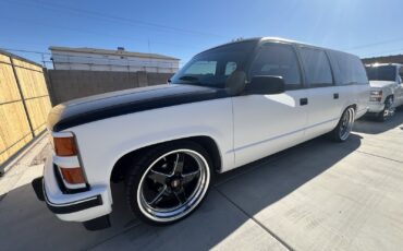 Chevrolet-Suburban-1994-SUV-2