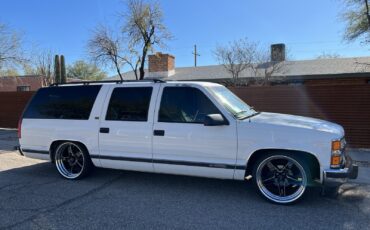 Chevrolet-Suburban-1994-SUV-9