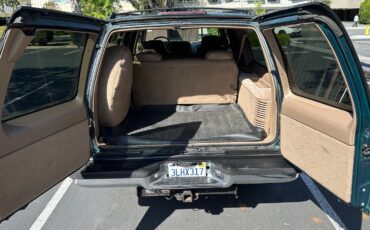 Chevrolet-Suburban-1995-6