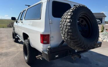 Chevrolet-Suburban-2500-1991-white-6