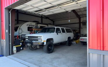 Chevrolet-Suburban-2500-1991-white-7
