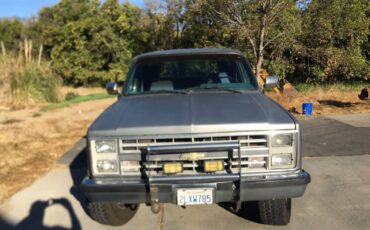 Chevrolet-Suburban-2500-4x4-1988-1