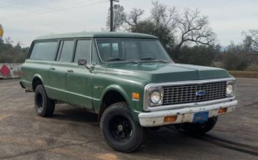 Chevrolet-Suburban-4x4-1971-1
