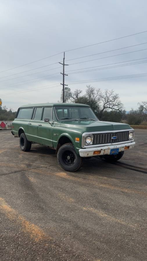 Chevrolet-Suburban-4x4-1971-1