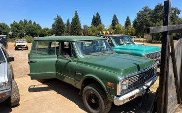 Chevrolet-Suburban-4x4-1971-12
