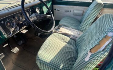 Chevrolet-Suburban-4x4-1971-13