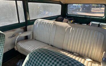 Chevrolet-Suburban-4x4-1971-15