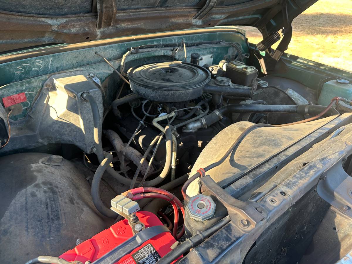 Chevrolet-Suburban-4x4-1971-19