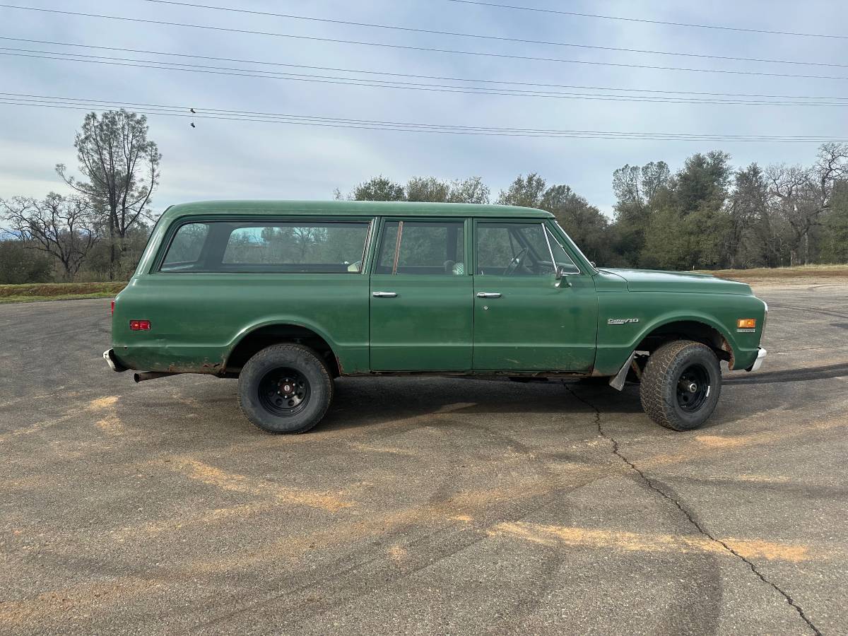 Chevrolet-Suburban-4x4-1971-2