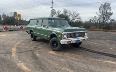 Chevrolet Suburban 4x4  1971