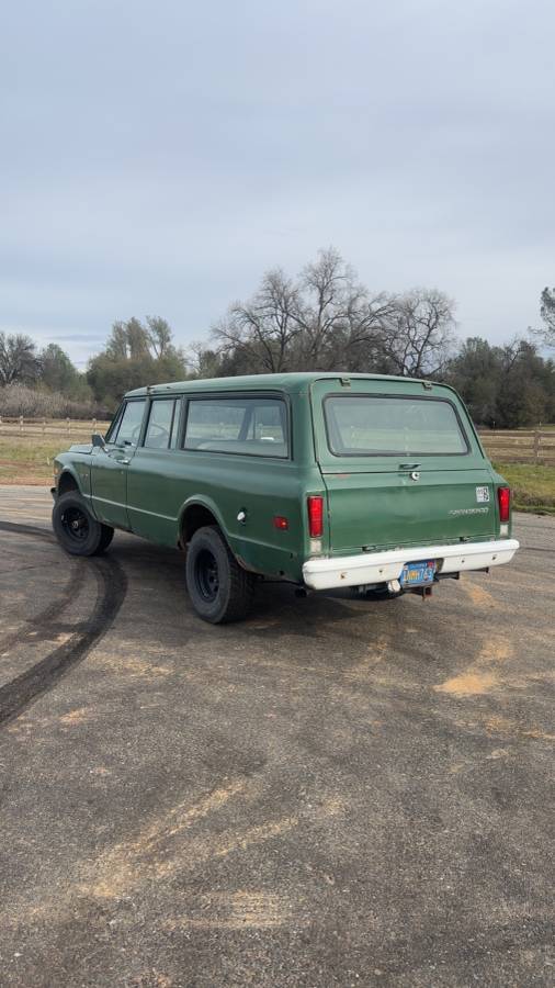 Chevrolet-Suburban-4x4-1971-5