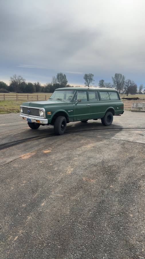 Chevrolet-Suburban-4x4-1971-7