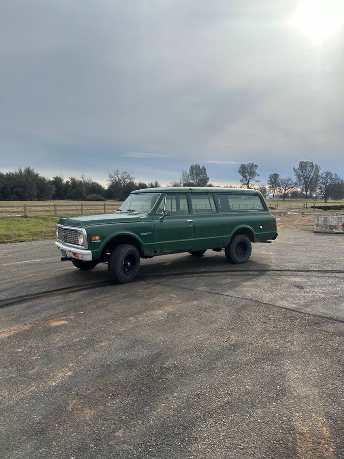 Chevrolet-Suburban-4x4-1971-8