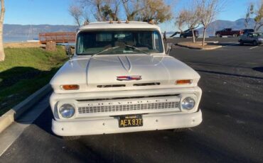 Chevrolet-Suburban-c10-1966-white-16
