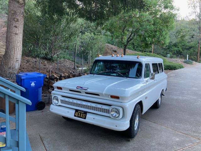 Chevrolet-Suburban-c10-1966-white-6