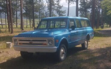 Chevrolet-Suburban-c10-1968-blue