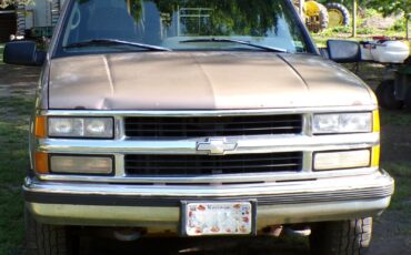 Chevrolet-Tahoe-1995-SUV-2