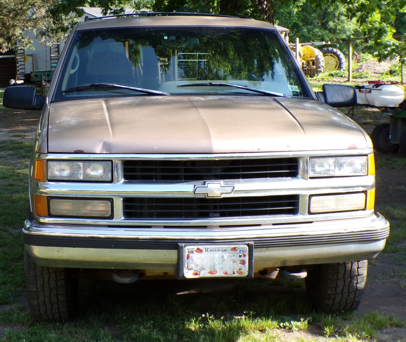 Chevrolet-Tahoe-1995-SUV-2