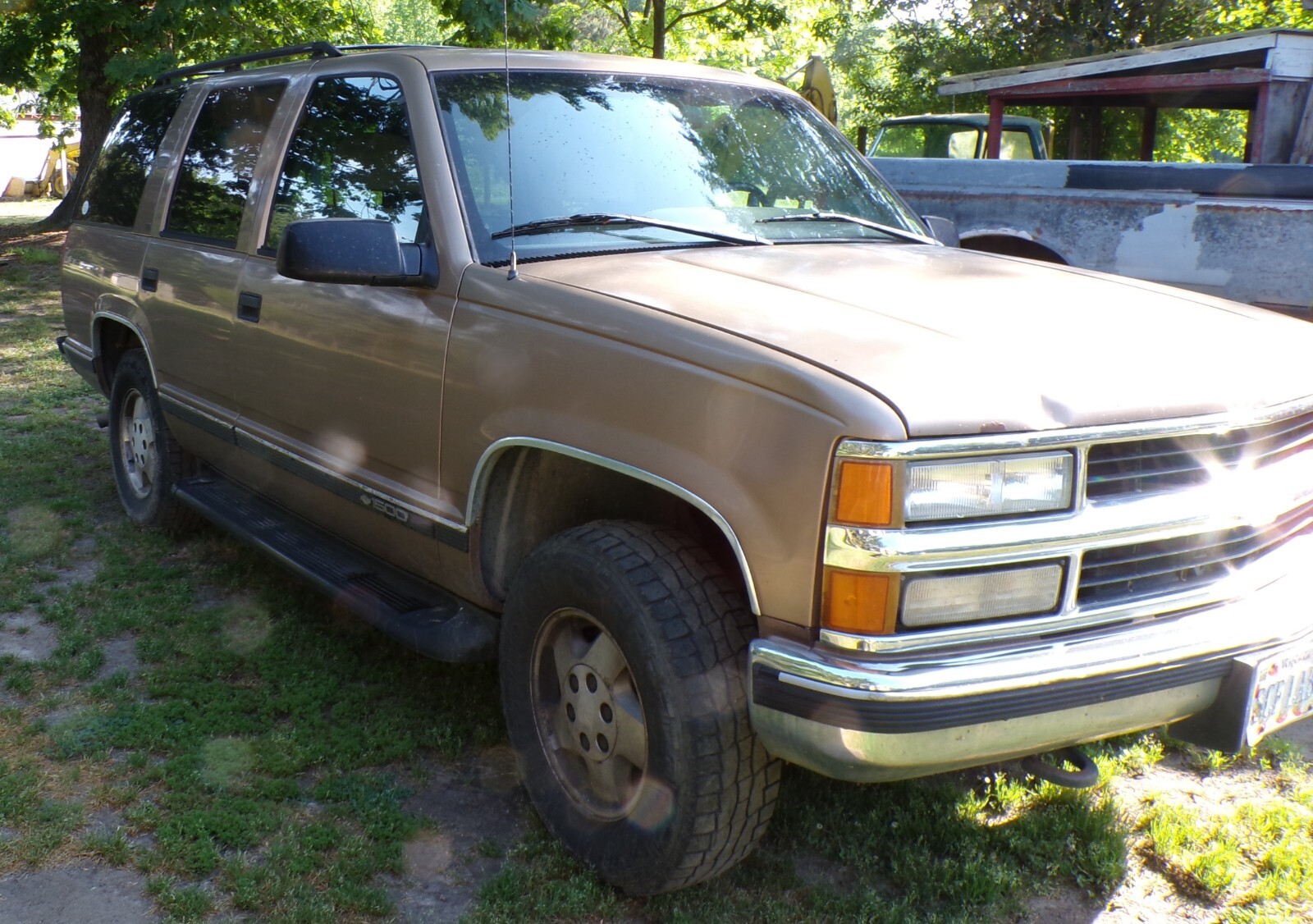 Chevrolet-Tahoe-1995-SUV-3