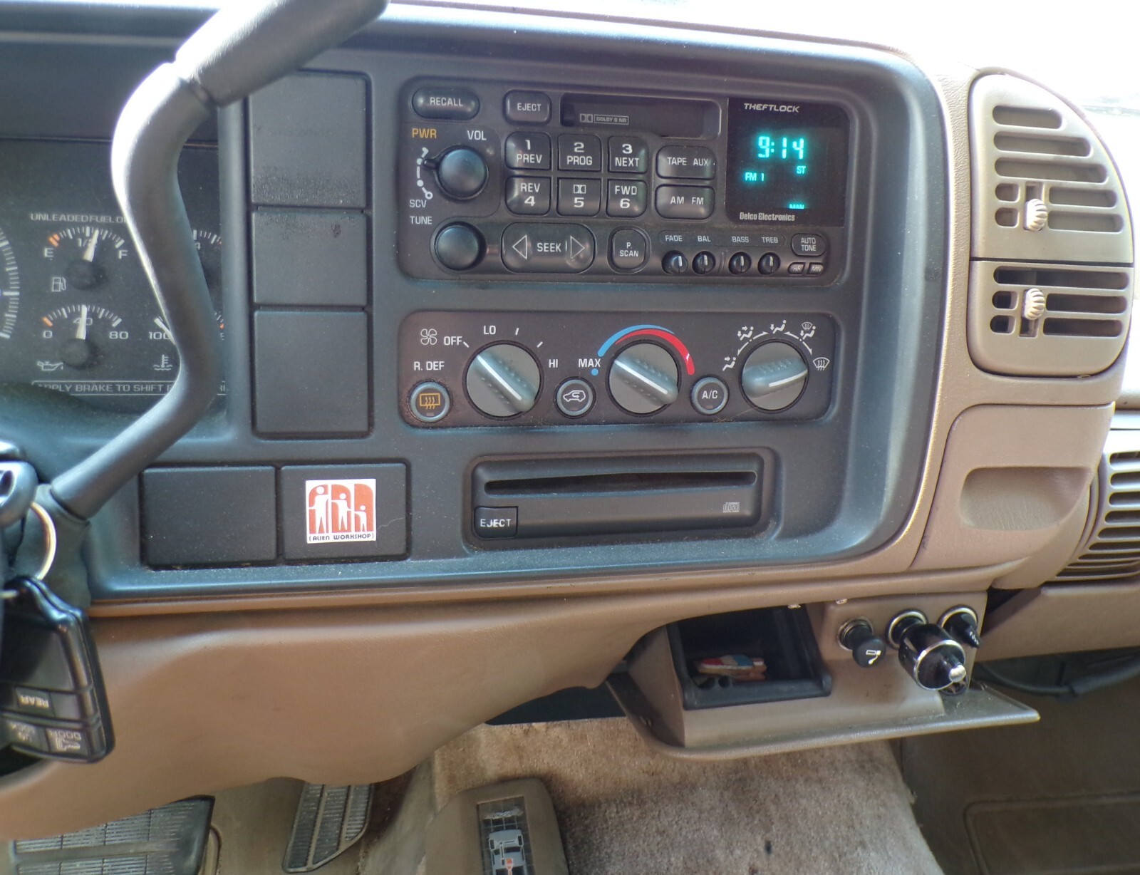 Chevrolet-Tahoe-1995-SUV-6