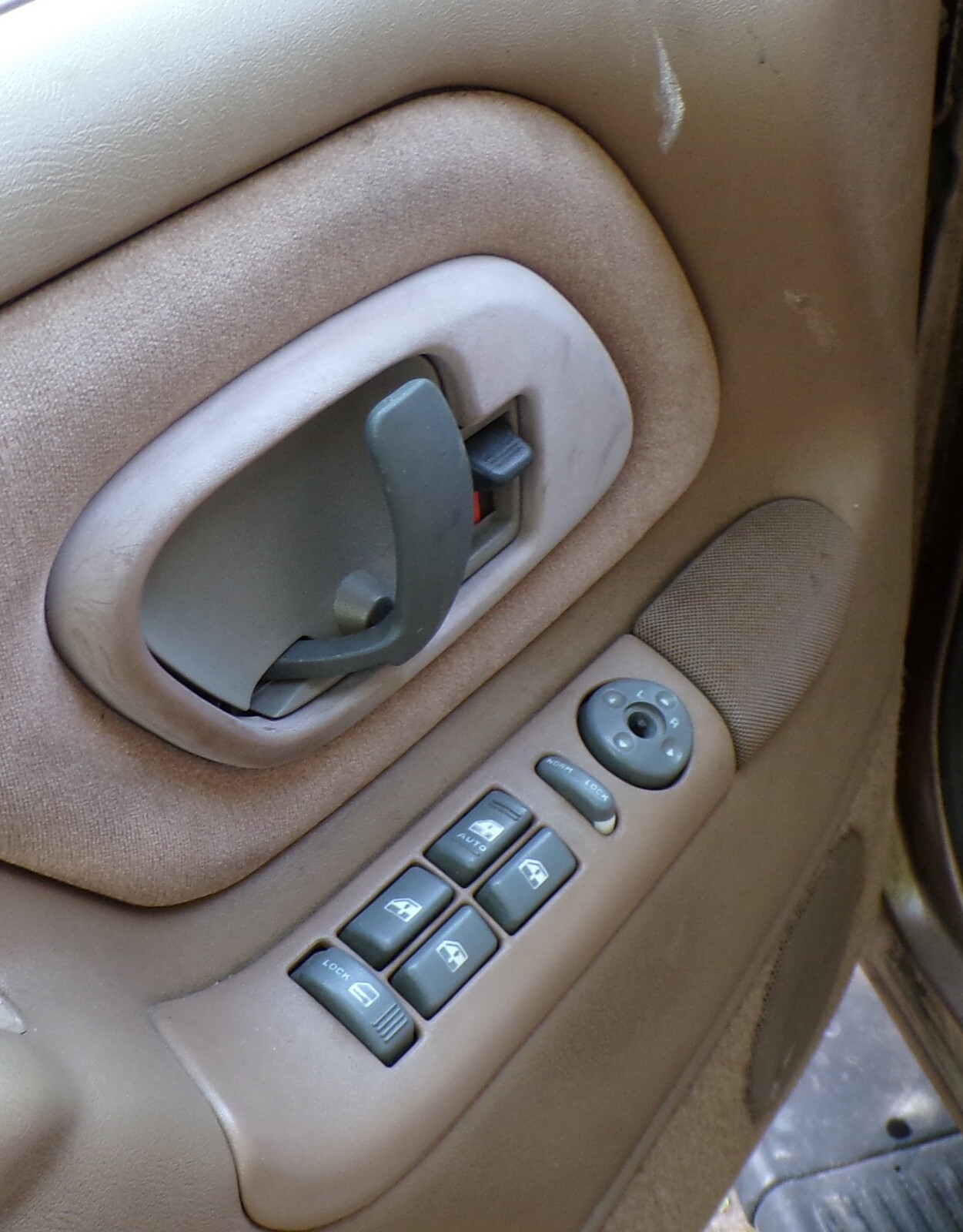 Chevrolet-Tahoe-1995-SUV-7