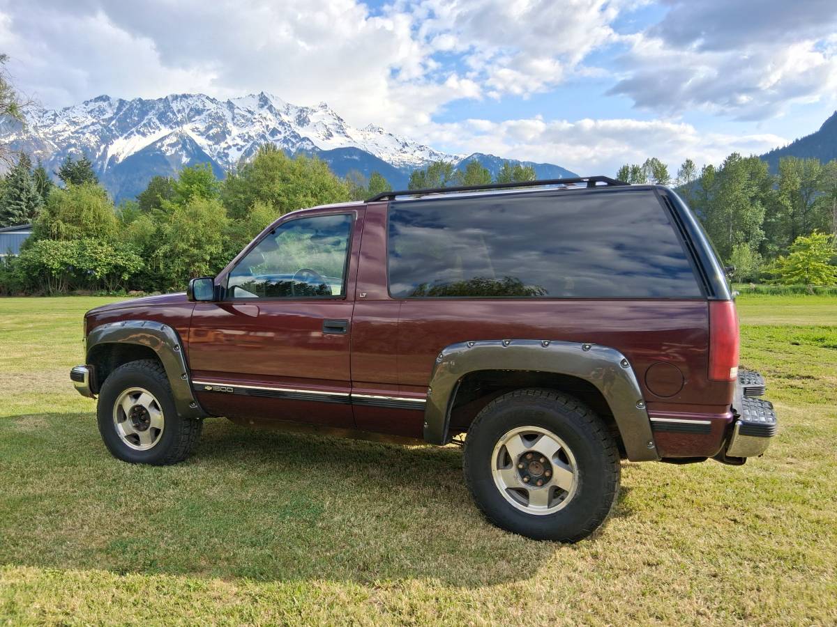 Chevrolet-Tahoe-lt-diesel-1995-red-1