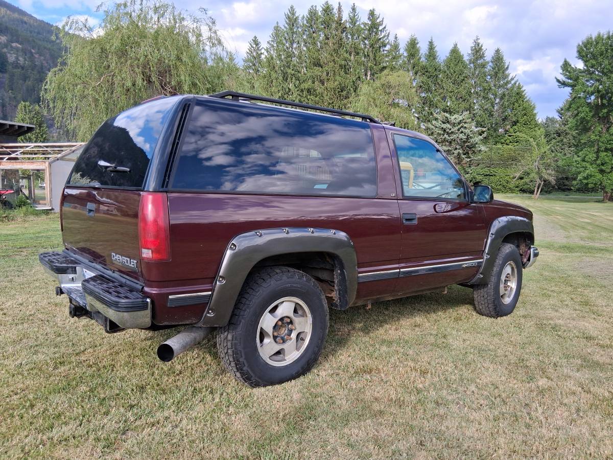 Chevrolet-Tahoe-lt-diesel-1995-red-2