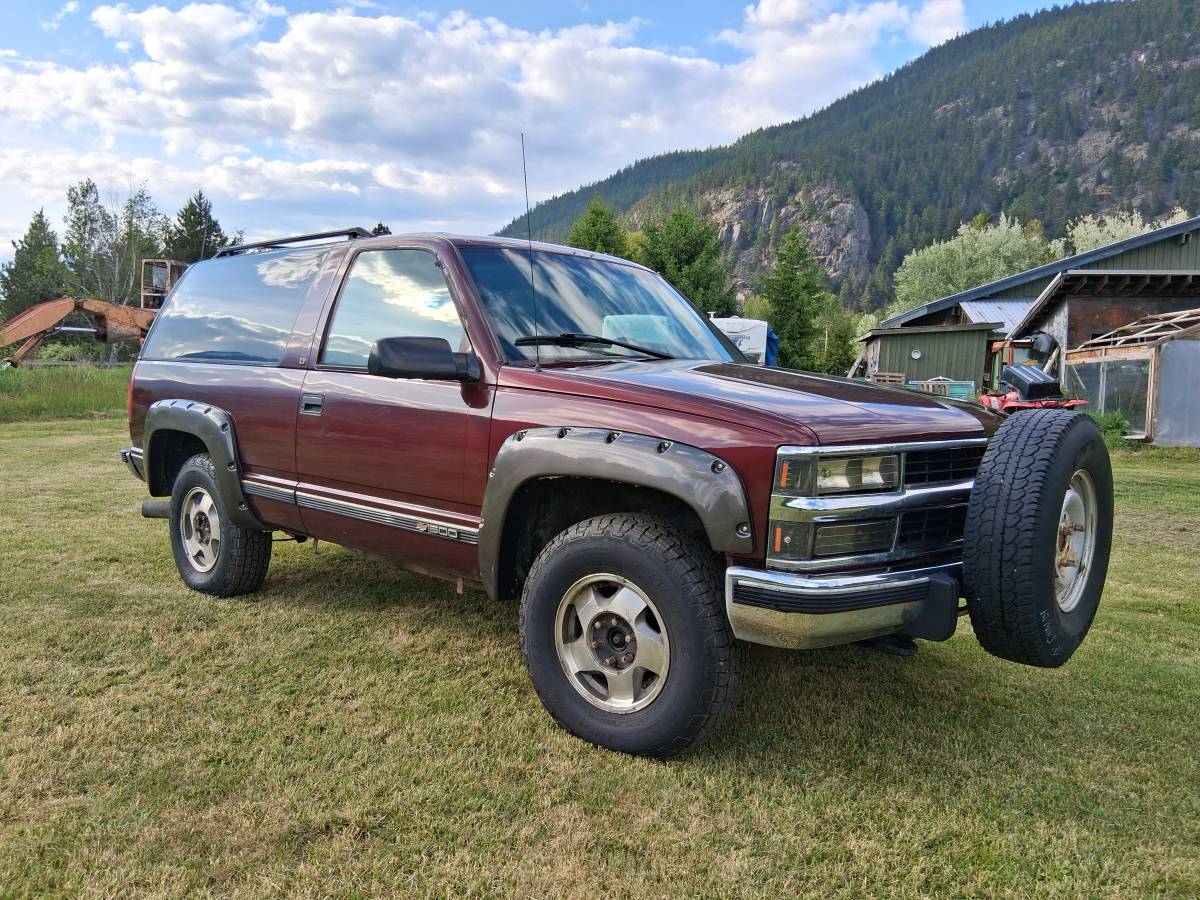Chevrolet-Tahoe-lt-diesel-1995-red-4