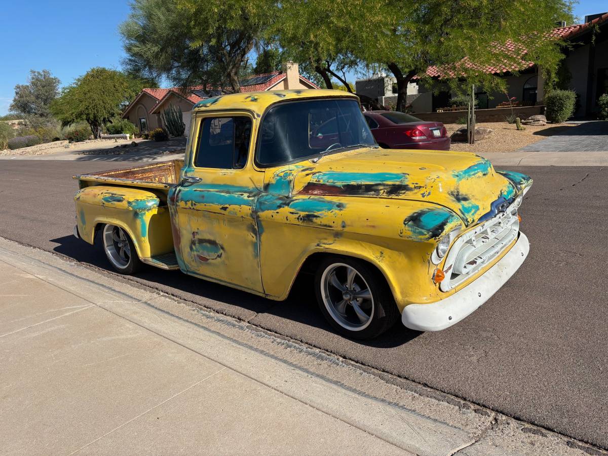 Chevrolet-Truck-1957-2