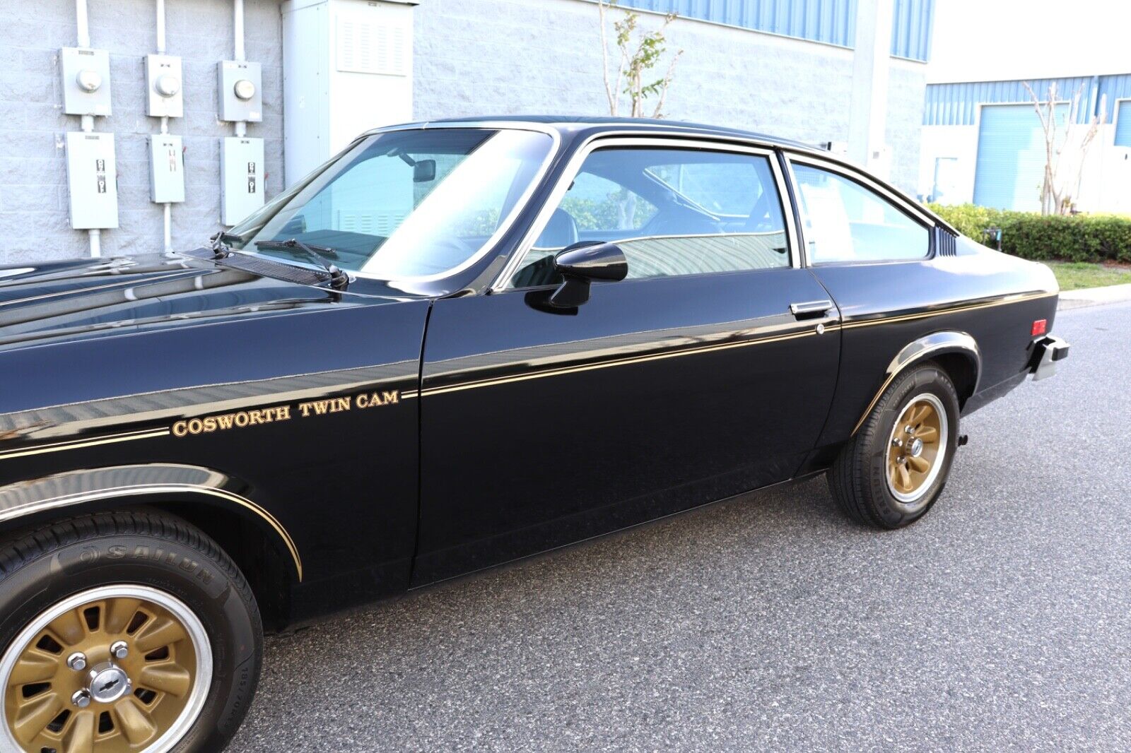 Chevrolet-Vega-1975-Coupe-12