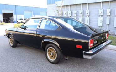 Chevrolet-Vega-1975-Coupe-2