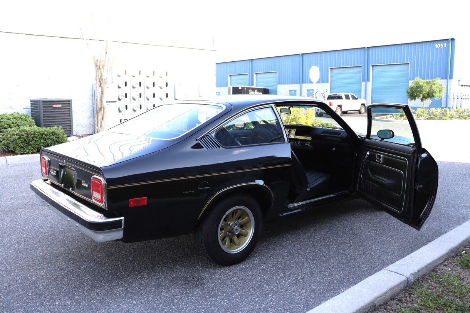 Chevrolet-Vega-1975-Coupe-25
