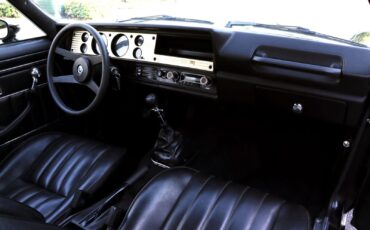 Chevrolet-Vega-1975-Coupe-26