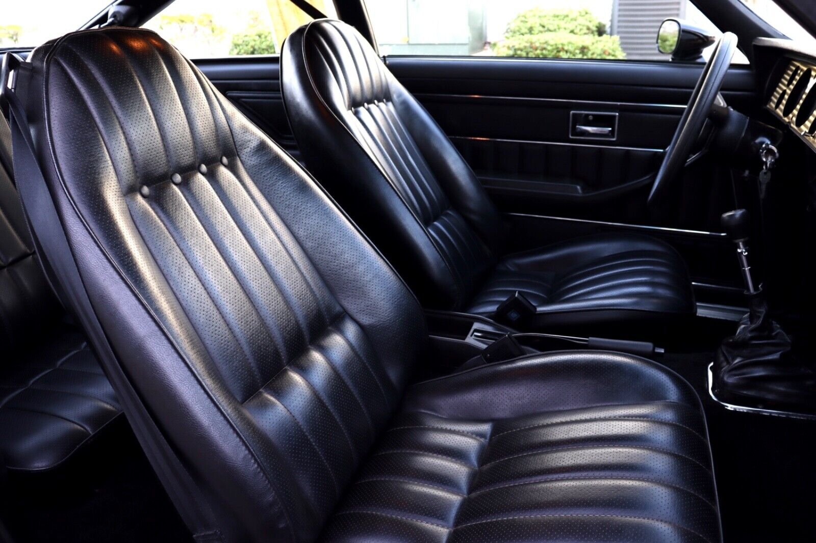 Chevrolet-Vega-1975-Coupe-27