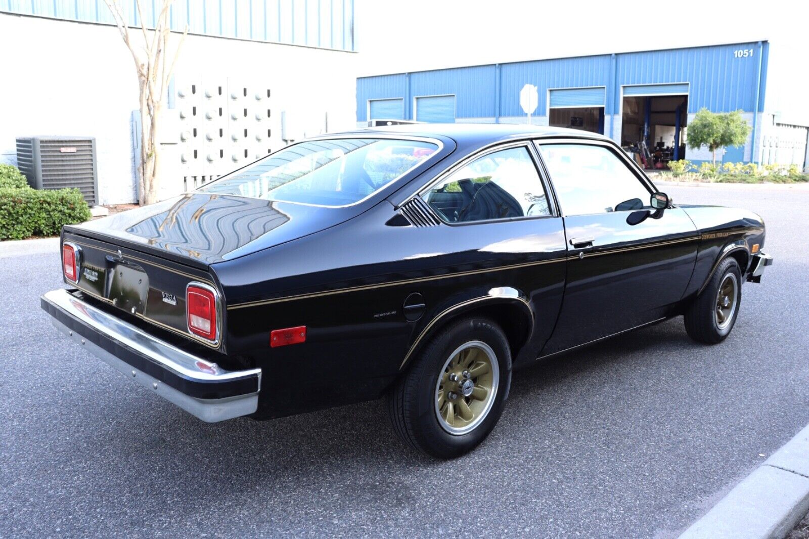 Chevrolet-Vega-1975-Coupe-3