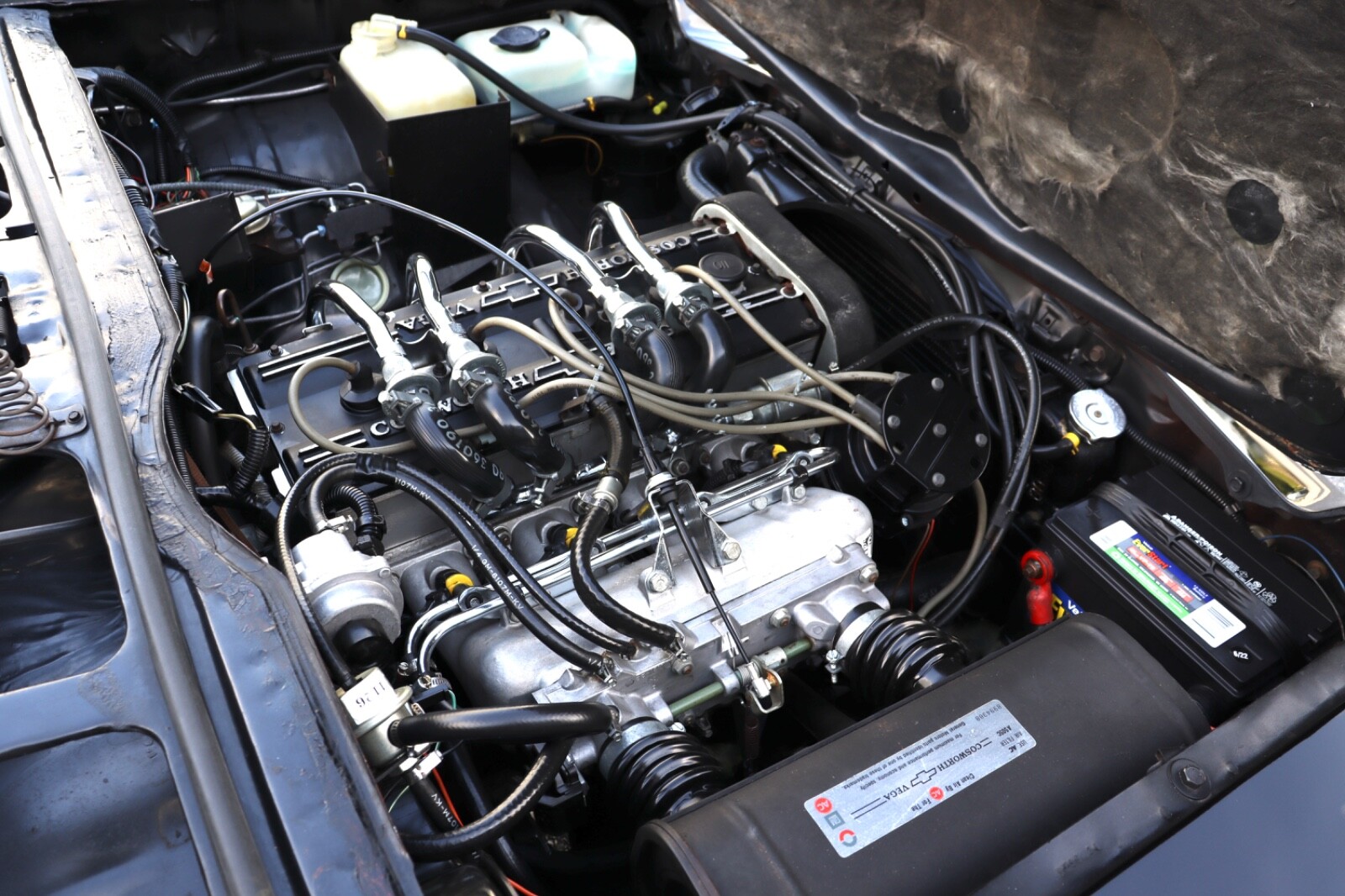 Chevrolet-Vega-1975-Coupe-33
