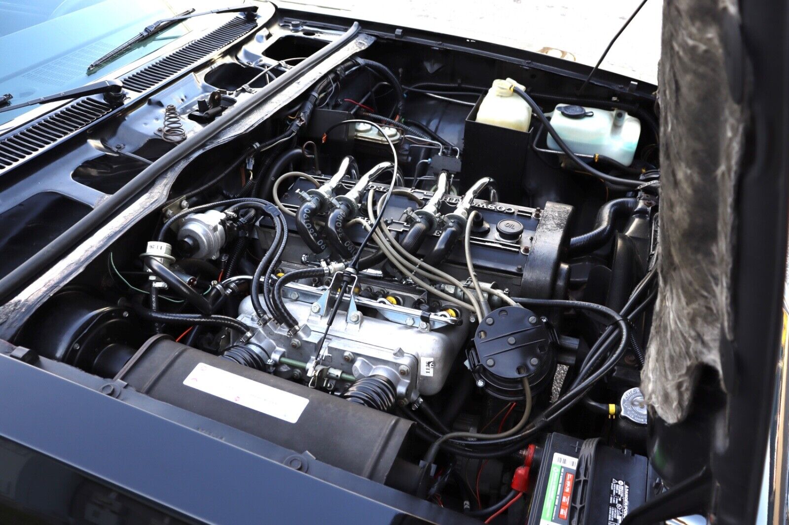 Chevrolet-Vega-1975-Coupe-34