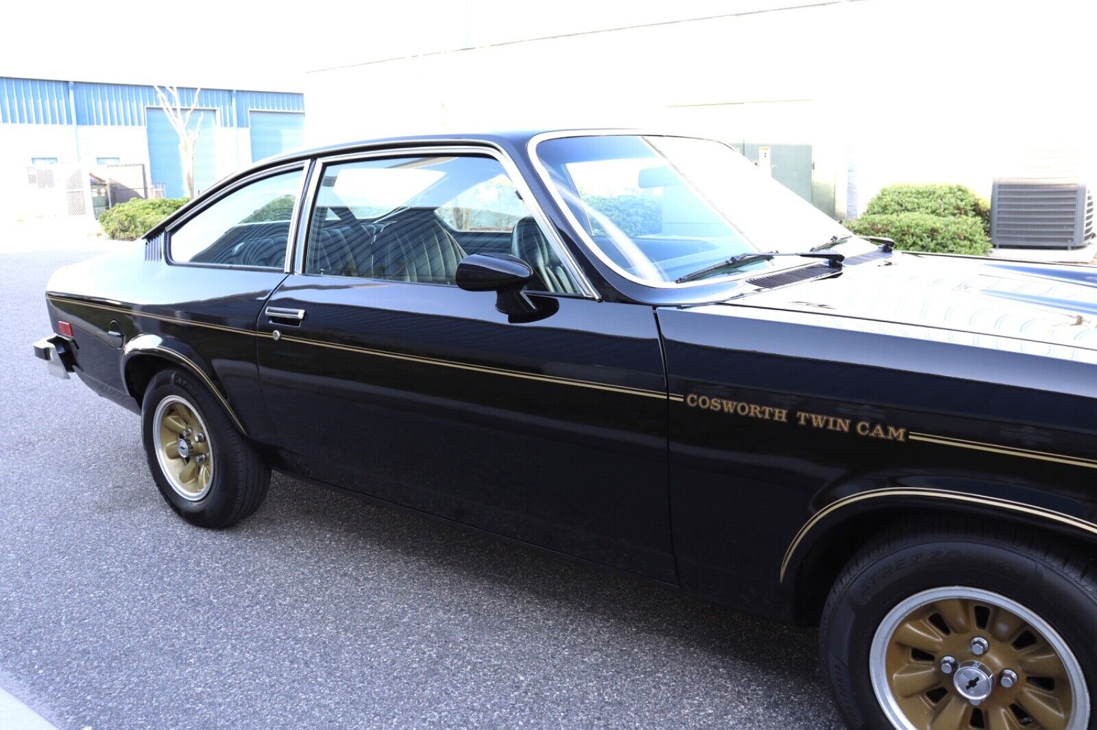 Chevrolet-Vega-1975-Coupe-8
