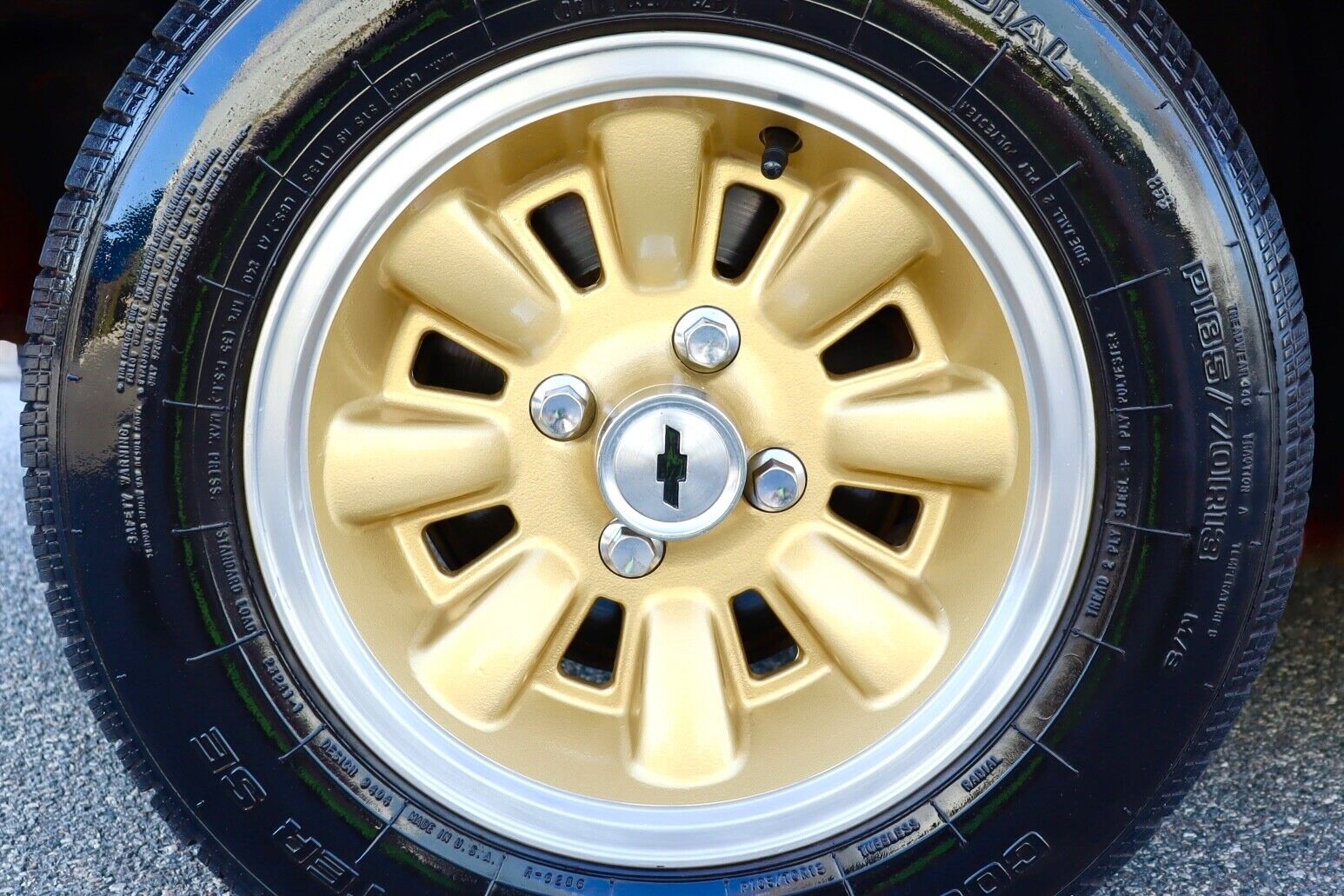 Chevrolet-Vega-1976-Coupe-18